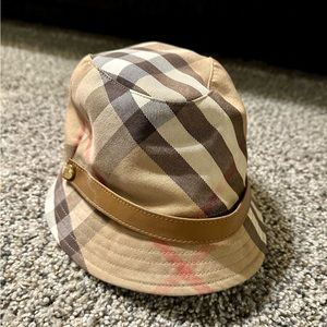 Burberry women’s bucket hat